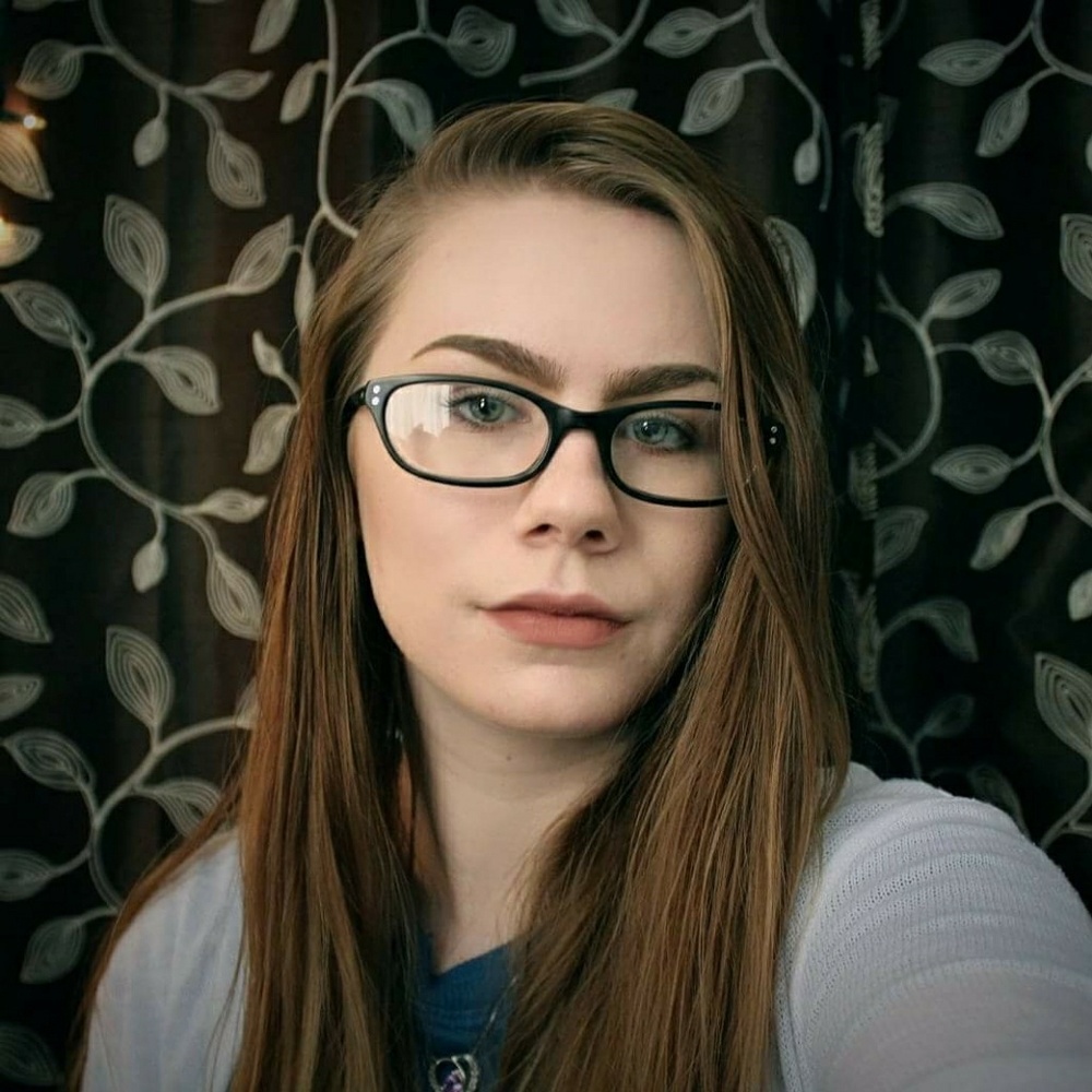 Meet your Posher, Courtney